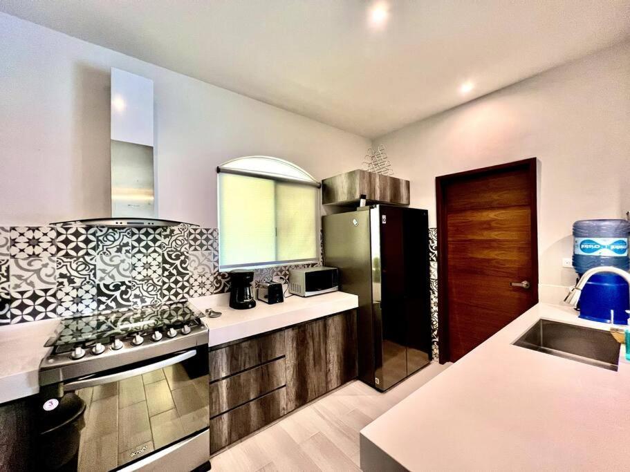 Modern Luxury 2br 2ba Near Mamitas Club Apartamento Playa del Carmen